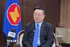 Tổng Thư ký ASEAN Kao Kim Hourn đánh giá Diễn đàn đang dần xây dựng được uy tín và thương hiệu riêng, trở thành một kênh trao đổi hữu ích, thiết thực, đóng góp cho quá trình hoạch định chính sách, thúc đẩy hợp tác và củng cố vai trò trung tâm của ASEAN trong cấu trúc khu vực. (Ảnh: Minh Thái/TTXVN)