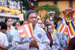 Phật tử Thành phố Hồ Chí Minh dự Đại lễ Phật đản, Phật lịch 2570 - Dương lịch 2026.. (Ảnh: Xuân Khu/TTXVN)