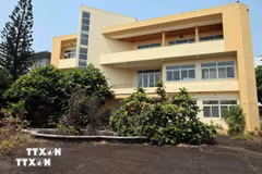 Nhiều trụ sở dôi dư, bỏ không tại các địa phương sau khi sáp nhập. (Ảnh minh họa: Nguyễn Nam/TTXVN)