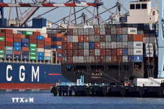 Quang cảnh cảng hàng hóa Long Beach, California (Mỹ). (Ảnh: THX/TTXVN)