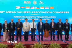 Trưởng đoàn các quốc gia chụp ảnh lưu niệm tại Hội nghị AVA 28. (Ảnh: Quốc Dũng/TTXVN)