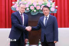 Đại tướng Lương Tam Quang, Bộ trưởng Bộ Công an tiếp Giám đốc Cơ quan Thi hành án Liên bang Nga (FSIN) Arkady Alexandrovich Gostev. (Ảnh: Phạm Kiên/TTXVN)