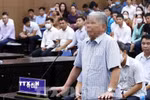 Bị cáo Lê Thanh Thản tại phiên xét xử năm 2023. (Ảnh: Phạm Kiên/TTXVN)