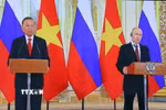 Tổng Bí thư, Chủ tịch nước Tô Lâm và Tổng thống Liên bang Nga Vladimir Putin dự và phát biểu trực tuyến tại điểm cầu nước Nga. (Ảnh: Văn Điệp/TTXVN)