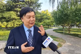 Giáo sư Mễ Lương, Giám đốc Trung tâm Nghiên cứu Đông Nam Á, Đại học Ngoại ngữ Bắc Kinh kỳ vọng chuyến thăm sẽ trở thành dịp quan trọng để nâng cao chất lượng hợp tác giữa hai cơ quan lập pháp hai nước. (Ảnh: Quang Hưng/TTXVN)
