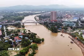 Mực nước sông Cầu lúc 9 giờ sáng 24/8/2026 tại Trạm Gia Bảy là 26,42m, vượt báo động II 0,42m và tiếp tục lên chậm. (Ảnh: Trần Trang/TTXVN)
