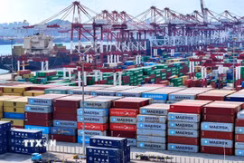 Quang cảnh cảng hàng hóa tại Thanh Đảo, tỉnh Sơn Đông, Trung Quốc. (Ảnh: THX/TTXVN)