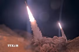 CENTCOM đã đánh chặn nhiều tên lửa do Iran phóng nhằm vào các lực lượng Mỹ tại Trung Đông. (Ảnh: IRNA/TTXVN phát)