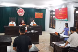  Quang cảnh phiên tòa. 