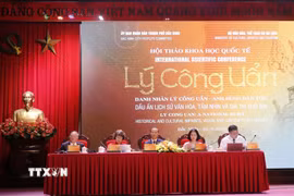Chủ trì Hội thảo. (Ảnh: Thanh Thương/TTXVN)