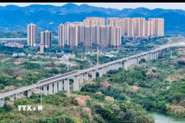 Trung Quốc hiện có mạng lưới đường sắt cao tốc dài nhất thế giới. (Ảnh: TTXVN phát)
