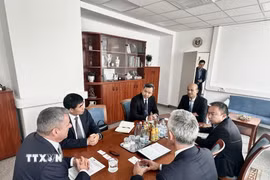 Quang cảnh buổi làm việc tại Trường Đại học Nông nghiệp và Khoa học Sự sống Hungary (MATE). (Ảnh: TTXVN phát)