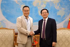 Phó Thủ tướng Hồ Quốc Dũng tiếp Giáo sư, tiến sỹ khoa học Nguyễn Văn Tâm, Chủ nhiệm Khoa Khoa học Máy tính, Dữ liệu và Trí tuệ nhân tạo tại Viện Bách khoa Paris (IP Paris). (Ảnh: chinhphu.vn/TTXVN phát)