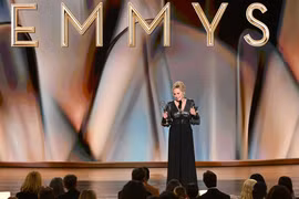 Jean Smart nhận giải Emmy hạng mục Nữ diễn viên chính xuất sắc tại lễ trao giải Emmy lần thứ 78. (Ảnh: Television Academy)