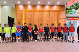 Các đối tượng tại Cơ quan Cảnh sát điều tra. (Ảnh: Công an thành phố Hà Nội)
