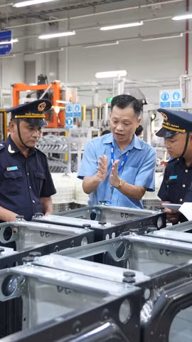 Cục Hải quan thông tin tình hình buôn lậu, gian lận thương mại và vận chuyển trái phép hàng hóa qua biên giới trong tháng tiếp tục diễn biến phức tạp. (Ảnh: HQ/Vietnam+)