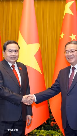 Chủ tịch Quốc hội Trần Thanh Mẫn hội kiến Thủ tướng Trung Quốc Lý Cường. (Ảnh: Doãn Tấn/TTXVN)