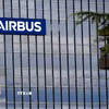 Biểu tượng Airbus tại trụ sở ở Saint-Martin du Touch, gần Blagnac, ngoại ô Toulouse, Pháp. (Ảnh: AFP/ TTXVN)