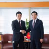 Đại tướng Phan Văn Giang (phải) và ông John Noh, Trợ lý Bộ trưởng Bộ Chiến tranh Mỹ. (Ảnh: Đoàn Hùng/TTXVN)