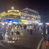 Chợ Đà Lạt là điểm thu hút nhiều du khách đến giải trí về đêm. (Ảnh: Chu Quốc Hùng/TTXVN)