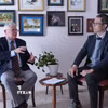 Giáo sư Carl Thayer thuộc Học viện Quốc phòng Australia, Đại học New South Wales, trả lời phỏng vấn phóng viên TTXVN. (Ảnh: Diệu Linh/TTXVN)
