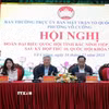Các đại biểu lắng nghe ý kiến của cử tri phường Võ Cường. (Ảnh: Danh Lam/TTXVN)