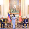 Quyền Tổng thống Venezuela Delcy Rodríguez phát biểu tại sự kiện. (Ảnh: Phủ Tổng thống Venezuela/TTXVN phát)