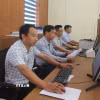 Các cán bộ được biệt phái đã dần ổn định cuộc sống, quyết tâm gắn bó và đồng hành cùng với chính quyền xã và nhân dân trong giải quyết các thủ tục hành chính. (Ảnh: Khiếu Tư/TTXVN)