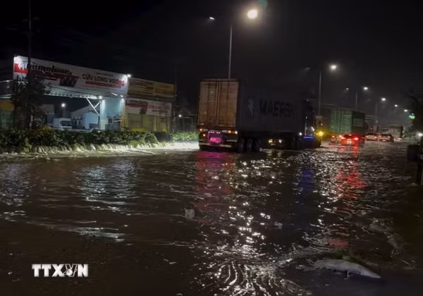Ngập kéo dài do mưa lớn ở phía Bắc Thành phố Hồ Chí Minh