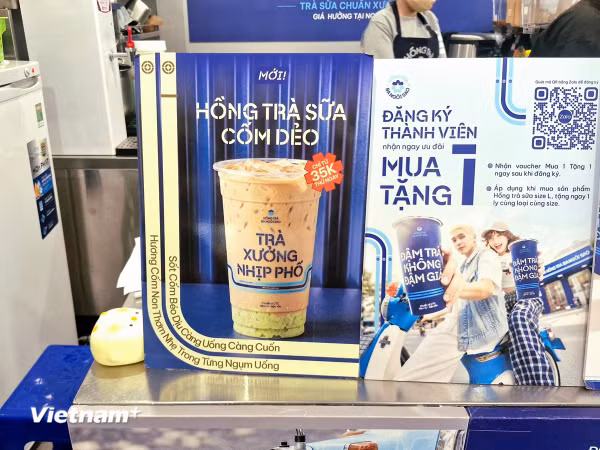 Đồ uống vị cốm thu hút khách khi Hà Nội vào Thu
