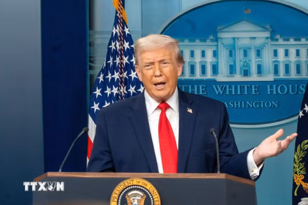 Bầu cử giữa kỳ Mỹ: Tổng thống Trump đặt cược vào dầu diesel “đỏ” miễn thuế