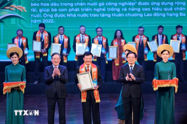 Tôn vinh nhà khoa học của nhà nông, lan tỏa tinh thần sáng tạo kỹ thuật