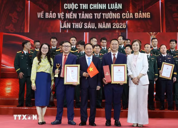 Lễ trao giải Cuộc thi chính luận về bảo vệ nền tảng tư tưởng của Đảng lần thứ 6