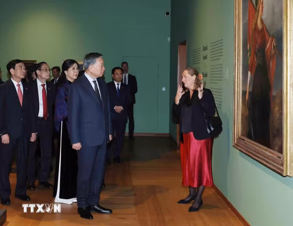 Tổng Bí thư, Chủ tịch nước và Phu nhân tham quan Bảo tàng Glyptotek của Đan Mạch