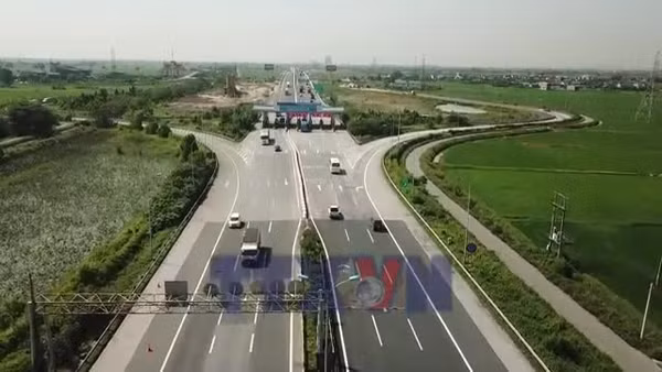 Cần có lộ trình xử phạt xe không giữ khoảng cách an toàn
