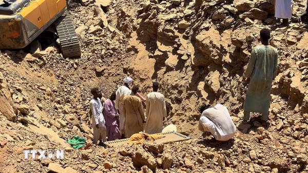 Sập mỏ vàng ở miền Bắc Sudan, hơn 30 người thương vong