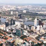 Trung tâm Thành phố Hồ Chí Minh và khu vực bán đảo Thủ Thiêm. (Ảnh: Hồng Đạt/TTXVN)