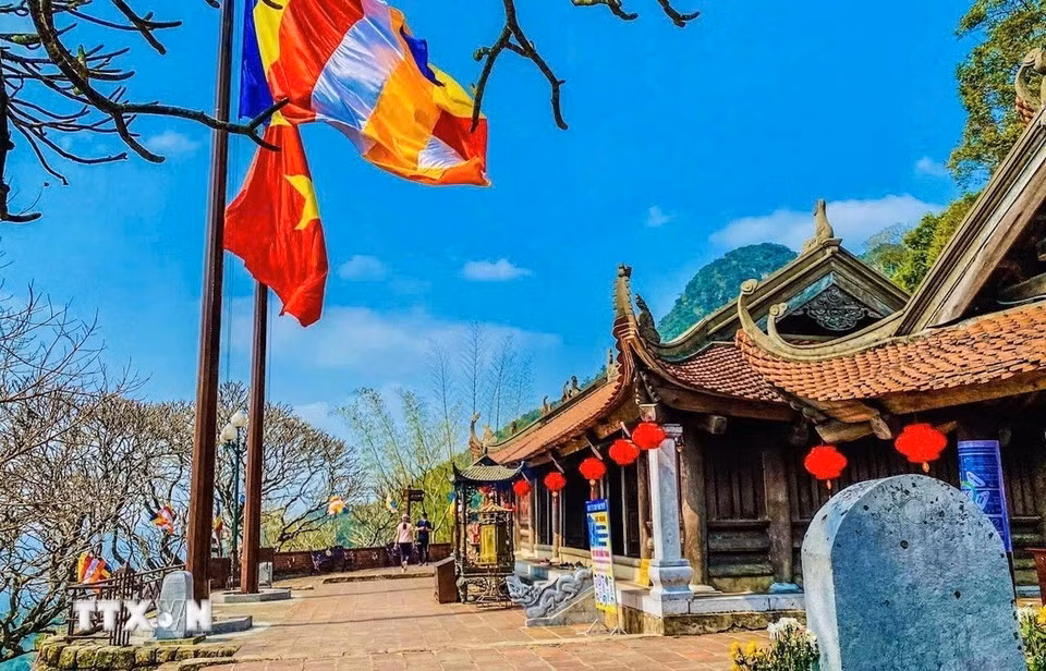 yen-tu-vinh-nghiem-con-son-1.jpg