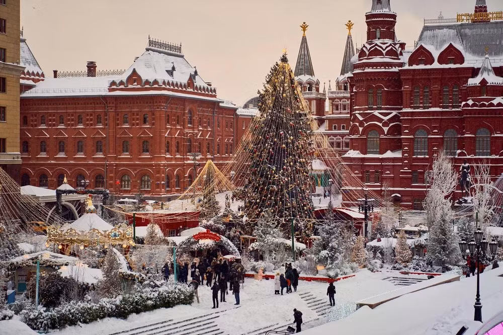 quang-truong-manezhnaya-moscow.jpg