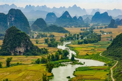 Cảnh quan thiên nhiên tươi đẹp và yên bình là một trong những điểm thu hút du khách quốc tế đến Việt Nam. (Ảnh minh họa: CTV/Vietnam+)