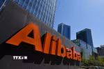 Biểu tượng Alibaba tại văn phòng của tập đoàn ở Bắc Kinh, Trung Quốc. (Ảnh: AFP/ TTXVN)