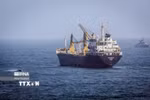 Tàu thuyền di chuyển trên Biển Đỏ. (Ảnh: IRNA/TTXVN)