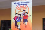 Poster tại một trường học ở Hà Nội. (Nguồn: Vietnam+)