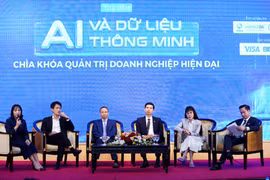 Các chuyên gia chia sẻ tại hội thảo "Quản trị doanh nghiệp trong kỷ nguyên AI: Nâng cao hiệu suất với AI và dữ liệu thông minh," ngày 1/3. (Ảnh: Vietnam+)
