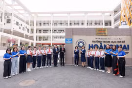 Trường Trung học cơ sở Hoàng Mai. (Ảnh: Vietnam+)