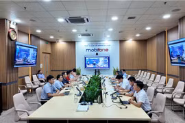 Ngay khi bão số 13 xuất hiện, MobiFone đã kích hoạt cơ chế chỉ huy ứng phó. Ban Chỉ huy phòng chống thiên tai và tìm kiếm cứu nạn triệu tập cuộc họp trực tuyến với các đơn vị miền Trung. (Ảnh: MobiFone)