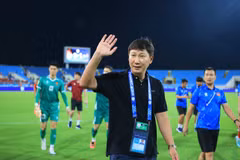 Ông Kim Sang-sik trăn trở gì về hàng phòng ngự trước bán kết ASEAN Cup? 