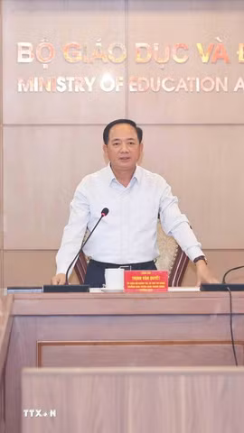 Đồng chí Trịnh Văn Quyết, Ủy viên Bộ Chính trị, Bí thư Trung ương Đảng, Trưởng Ban Tuyên giáo Trung ương, Trưởng Đoàn giám sát phát biểu. (Ảnh: Thanh Tùng/TTXVN)