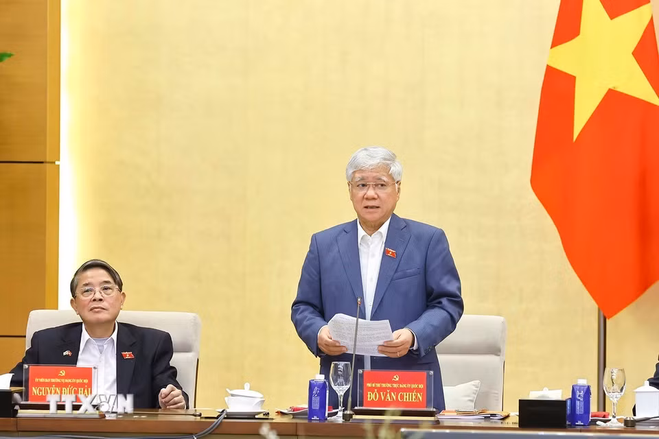 Ủy viên Bộ Chính trị, Phó Bí thư Thường trực Đảng ủy Quốc hội, Phó Chủ tịch Thường trực Quốc hội Đỗ Văn Chiến phát biểu. (Ảnh: Doãn Tấn/TTXVN)