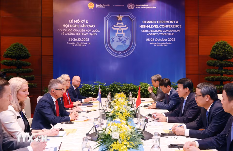 Đại tướng Lương Tam Quang, Bộ trưởng Bộ Công an tiếp ngài Matt Thistlethwaite, Đồng Bộ trưởng Ngoại giao và Thương mại Australia. (Ảnh: Phạm Kiên/TTXVN)